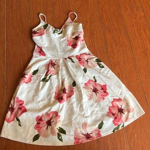 Casual Floral Dress by Sobrano with Beautiful Pink/Red Flowers. Size XS (girl)